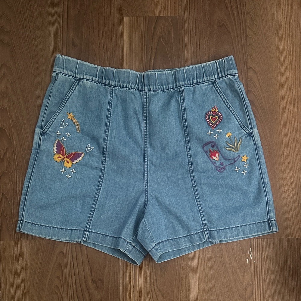 Johnny Was Embroidered Denim Pull on Shorts